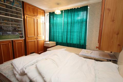 1 James Road, Dartford, DA1 3NE