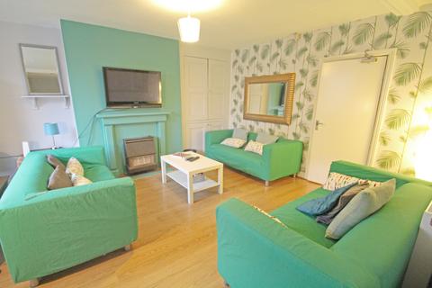 6 bedroom terraced house to rent, BILLS INCLUDED - Inglewood Terrace, Woodhouse, Leeds, LS6