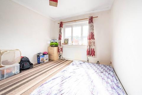 1 bedroom flat for sale, Barnwood Close, Guildford, GU2