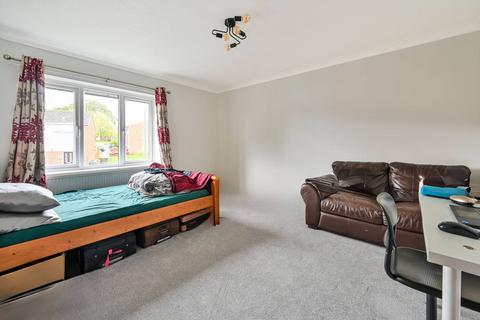 11 Barnwood Close, Guildford, GU2 8GG