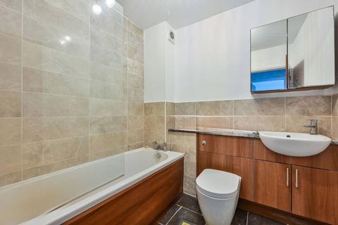 11 Barnwood Close, Guildford, GU2 8GG