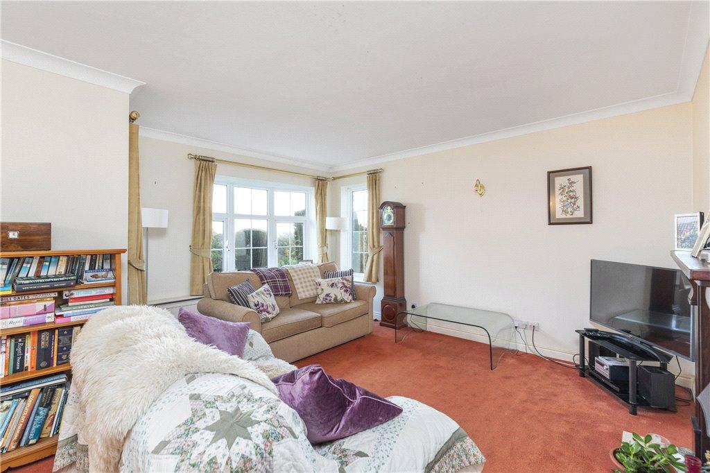 Hall Rise, Bramhope, Leeds 4 bed detached house £500,000