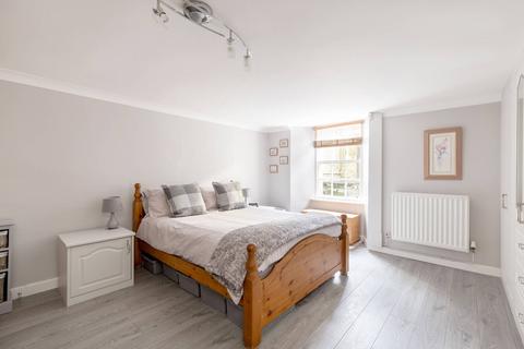 16b Fettes Row, Edinburgh, EH3 6RH