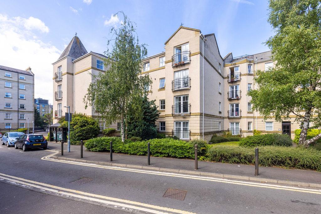 4/5 Huntingdon Place, Bellevue, Edinburgh, EH7 4AT 1 bed ground floor