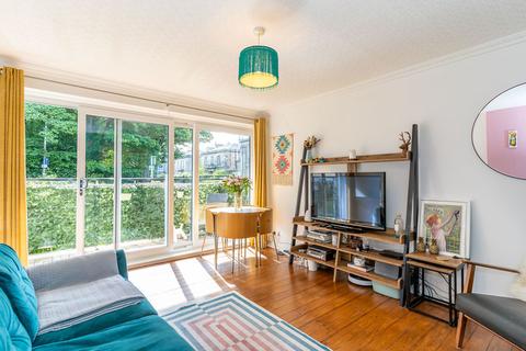 97/4 Inverleith Row, Edinburgh, EH3 5LX