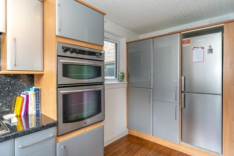 97/4 Inverleith Row, Edinburgh, EH3 5LX
