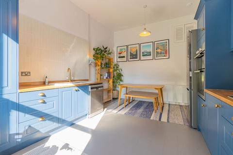 159/2 Ferry Road, Edinburgh, EH6 4NJ