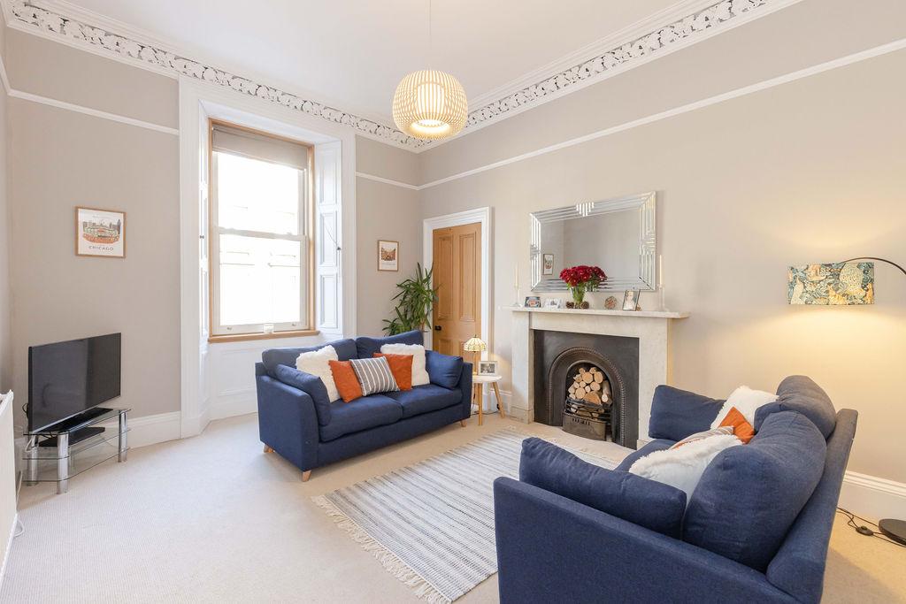 60/2 Inverleith Row, Inverleith... 2 bed flat £350,000