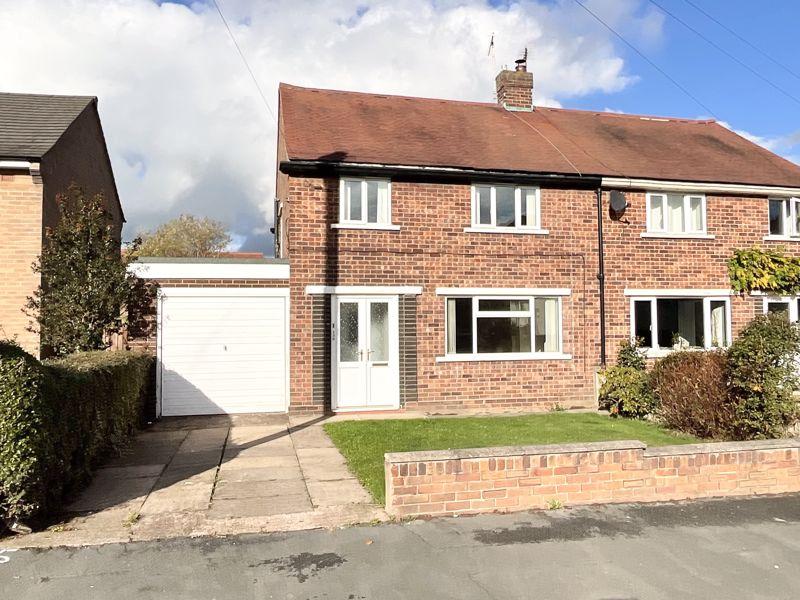 Queens Drive, Nantwich, Cheshire 3 bed semidetached house £260,000