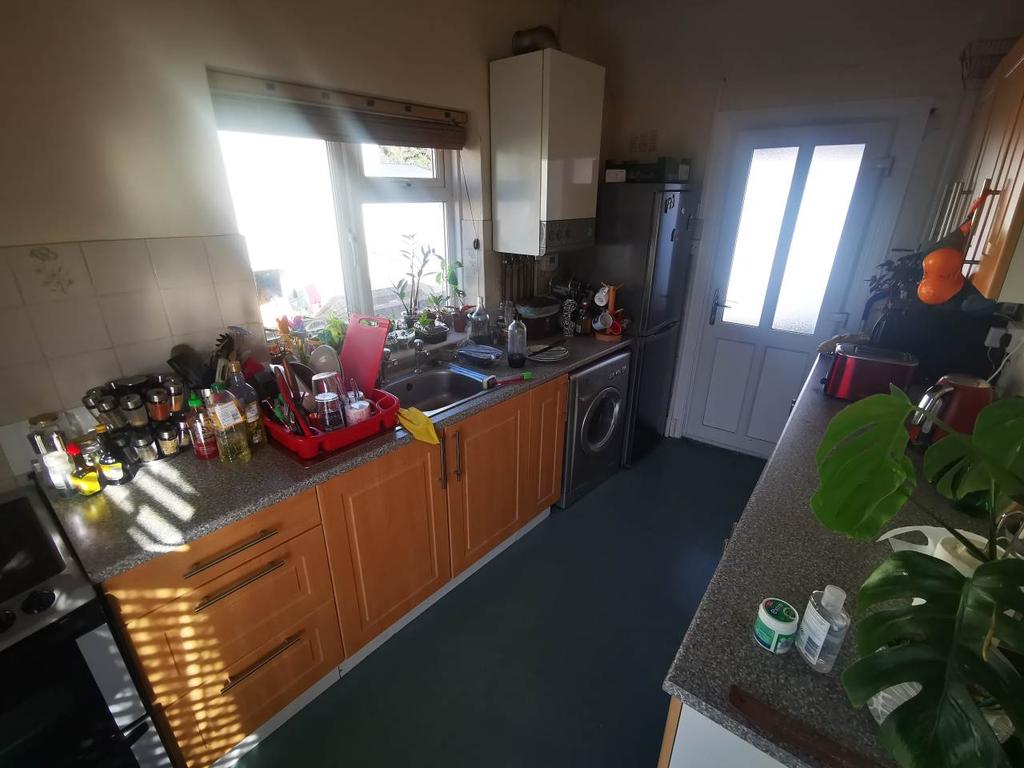 Llantrisant Street, First Floor Flat, Cathays, Cardiff 2 bed house £