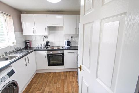 2 bedroom apartment for sale - Makepeace Road, Northolt