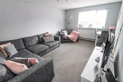 2 bedroom flat for sale, Makepeace Road, Northolt