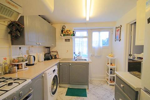 15 Melrose Close, Greenford, UB6 9TD