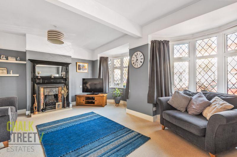 Hazelmere Gardens, Hornchurch, RM11 3 bed detached house for sale £
