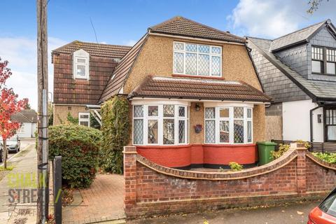 32 Hazelmere Gardens, Hornchurch, RM11 2AS