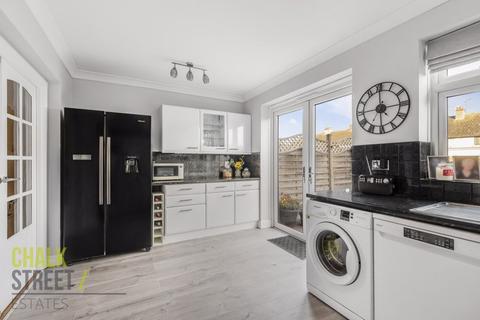 26 Jersey Road, Rainham, RM13 7DR