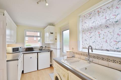 3 Astley Road, Thame, OX9 3WQ