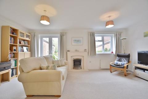 3 Astley Road, Thame, OX9 3WQ