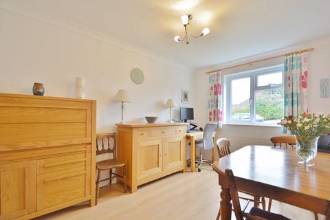 3 Astley Road, Thame, OX9 3WQ