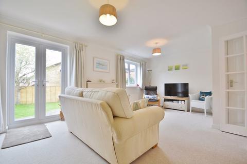 3 Astley Road, Thame, OX9 3WQ