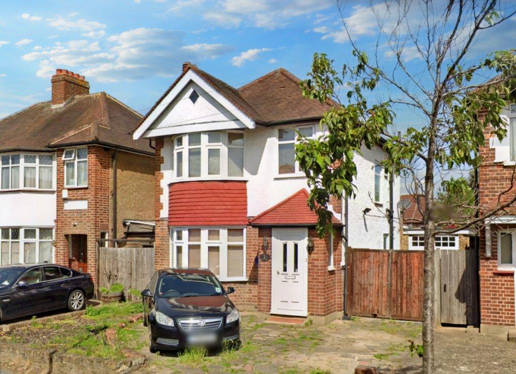 Angus Drive, Ruislip, Middlesex, HA4 3 bed detached house £800,000