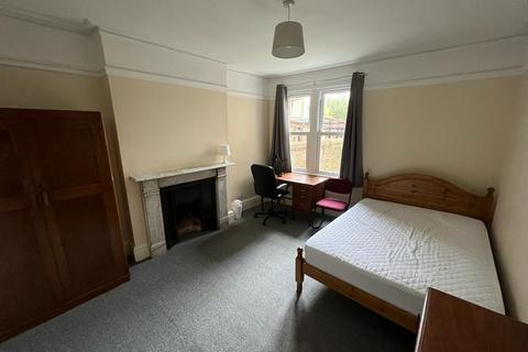 7 bedroom semi-detached house to rent - Abingdon Road, Oxford