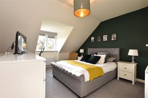 3 bedroom semi-detached house for sale - Laburnum Gardens, Seacroft, Leeds, West Yorkshire