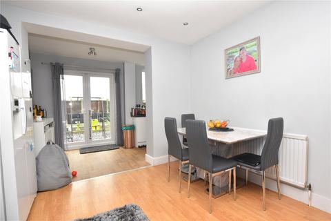 3 bedroom semi-detached house for sale - Tong Road, Leeds, West Yorkshire
