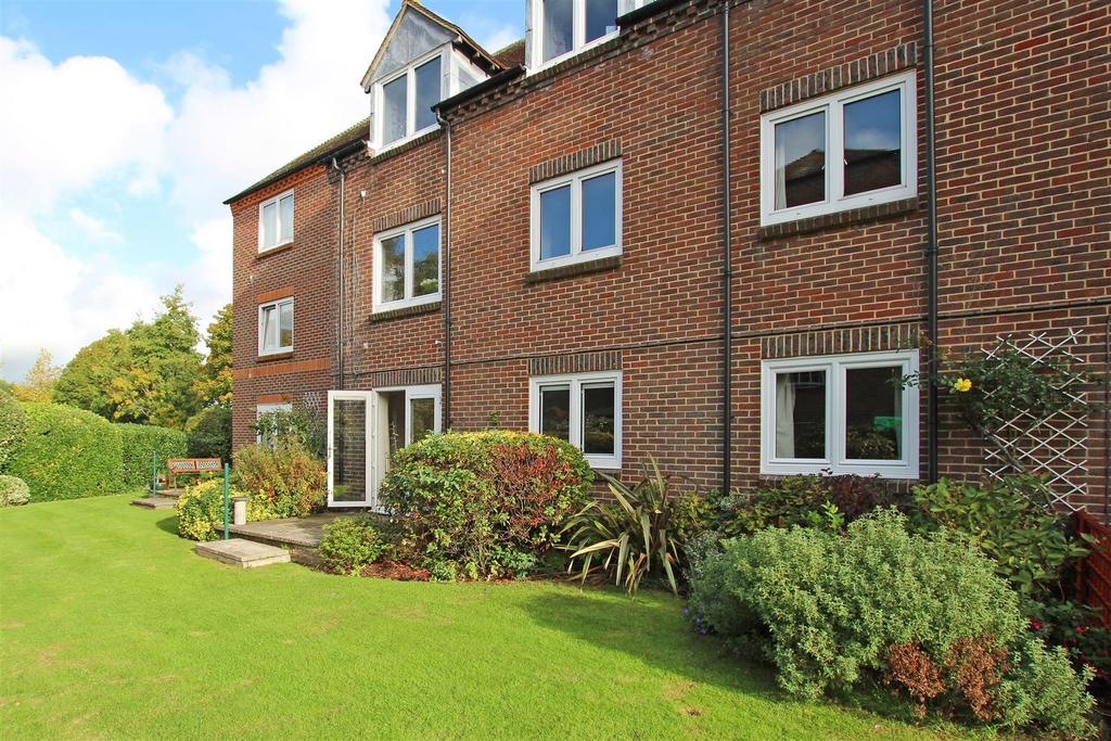 Henty Gardens, Chichester 1 bed retirement property for sale £172,500
