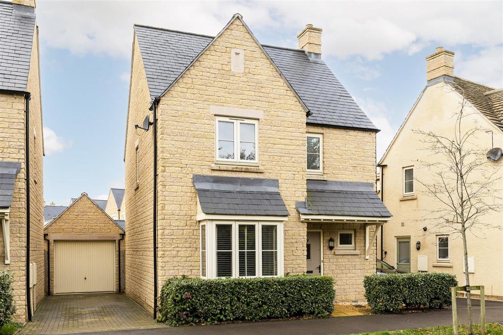 Kingfisher Road, BourtonOnTheWater 3 bed detached house for sale £