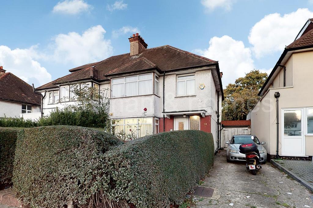 Hendon Way, NW2 3 bed house for sale £850,000
