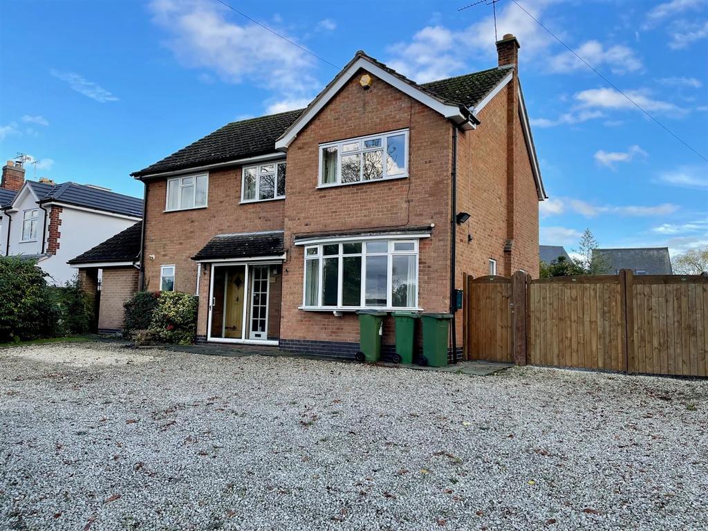 Desford Road, Kirby Muxloe 4 bed house £1,500 pcm (£346 pw)