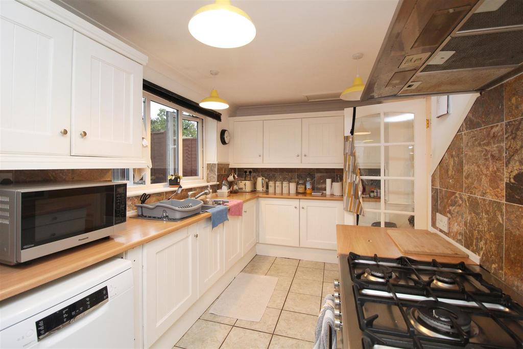 Ravigill Place, Hodge Lea, Milton Keynes 3 bed semidetached house for