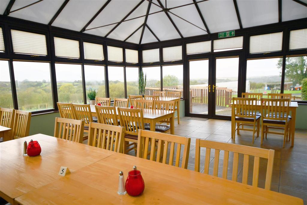 Restaurant 1.jpg