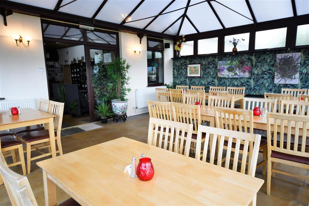 Restaurant 2.jpg
