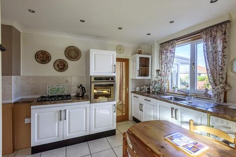 2 bedroom semi-detached house for sale - Raynel Way, Leeds, LS16
