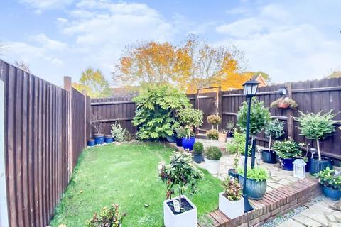 26 Armscote Grove, Hatton Park, Warwick, CV35 7TP