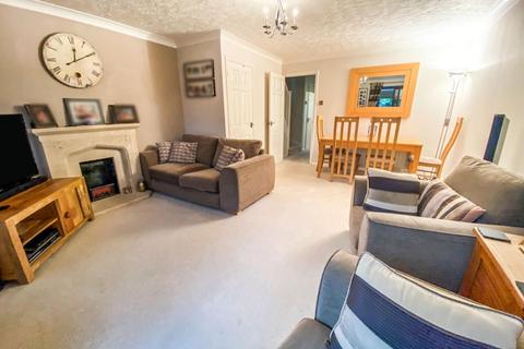 26 Armscote Grove, Hatton Park, Warwick, CV35 7TP