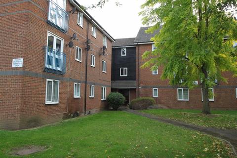 2 bedroom flat for sale - Mandeville Court, Lower Hall Lane, Chingford