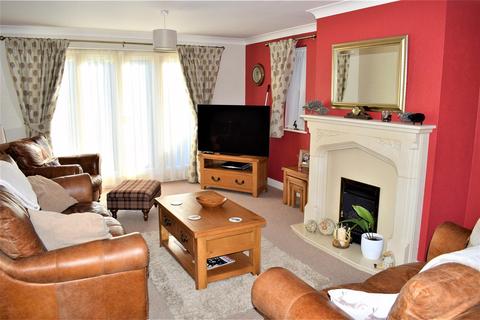 Lindum House, 1 Beckside, Rothwell, Market Rasen, LN7 6BD