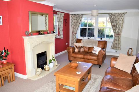 Lindum House, 1 Beckside, Rothwell, Market Rasen, LN7 6BD