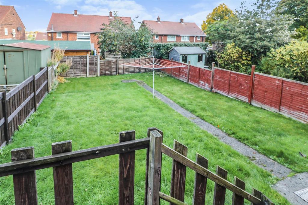 Cinderhill Road, Kimberworth Park... 2 bed semidetached house £70,000