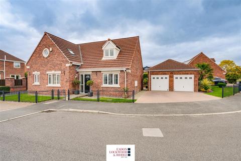 4 bedroom detached house for sale - Hilldrecks View, Ravenfield, Rotherham