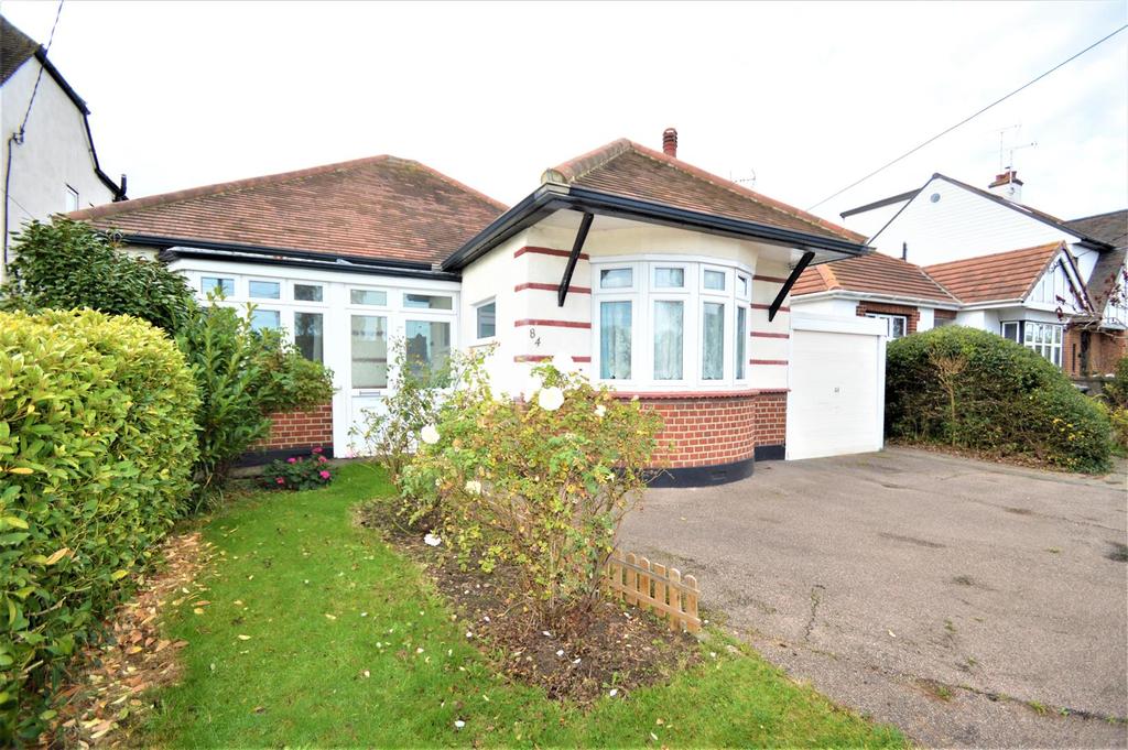 Southend Road, Rochford 3 bed detached bungalow £450,000