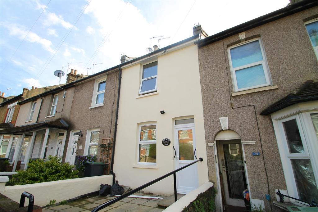 Old Road West, Gravesend 3 bed terraced house £1,200 pcm (£277 pw)