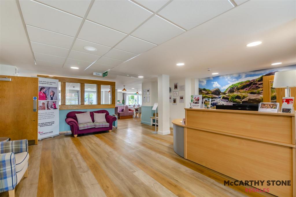 8614808-interior10.jpg