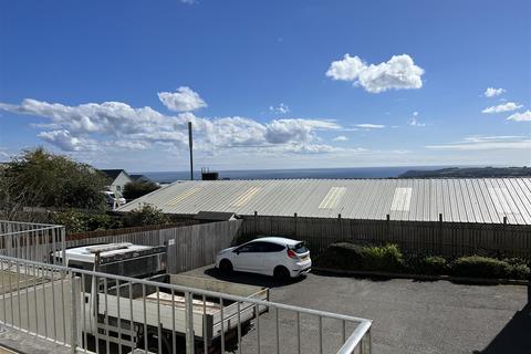 2 Mackerel Close, St Austell, PL25 4FB