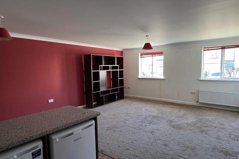 2 Mackerel Close, St Austell, PL25 4FB