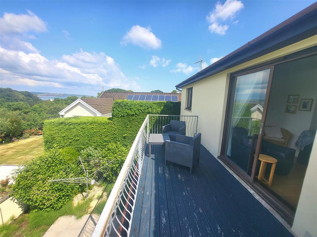 Ragged Staff, Saundersfoot 3 bed house for sale £360,000