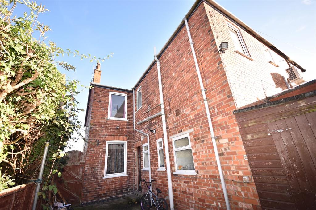 Boultham Park Road, Lincoln 3 bed semidetached house £160,000